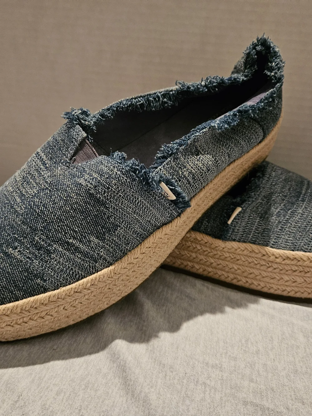 Toms casual slip